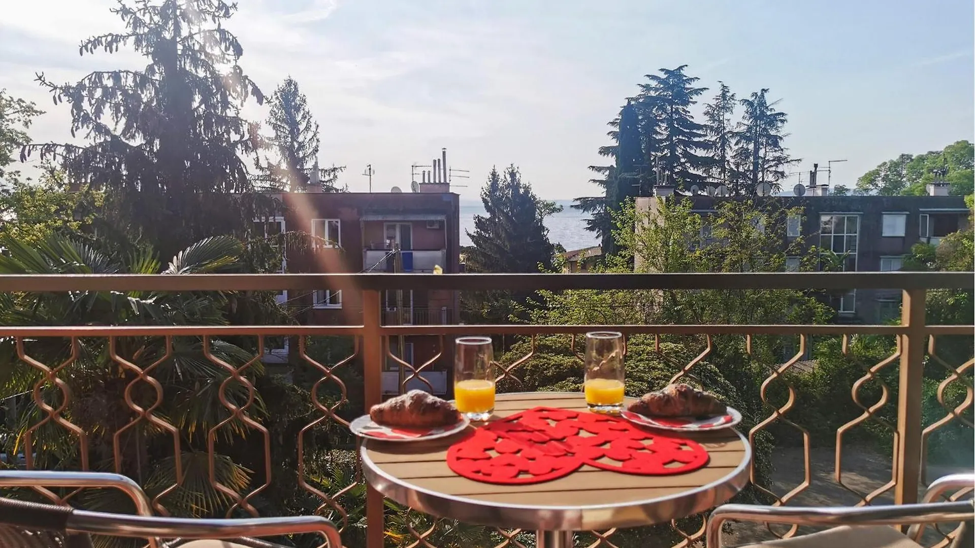2 Bedroom Beautiful Apartment In Lovran