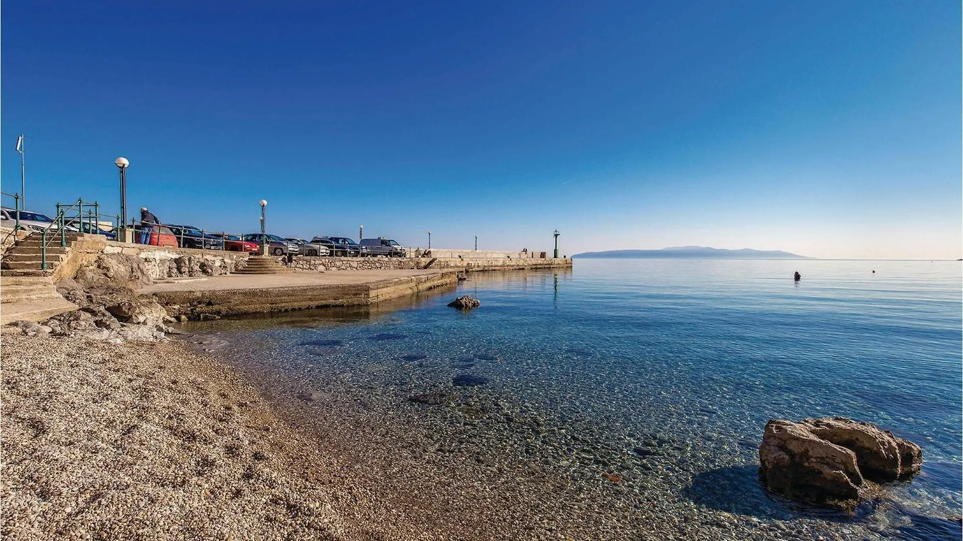 2 Bedroom Beautiful Apartment In Lovran