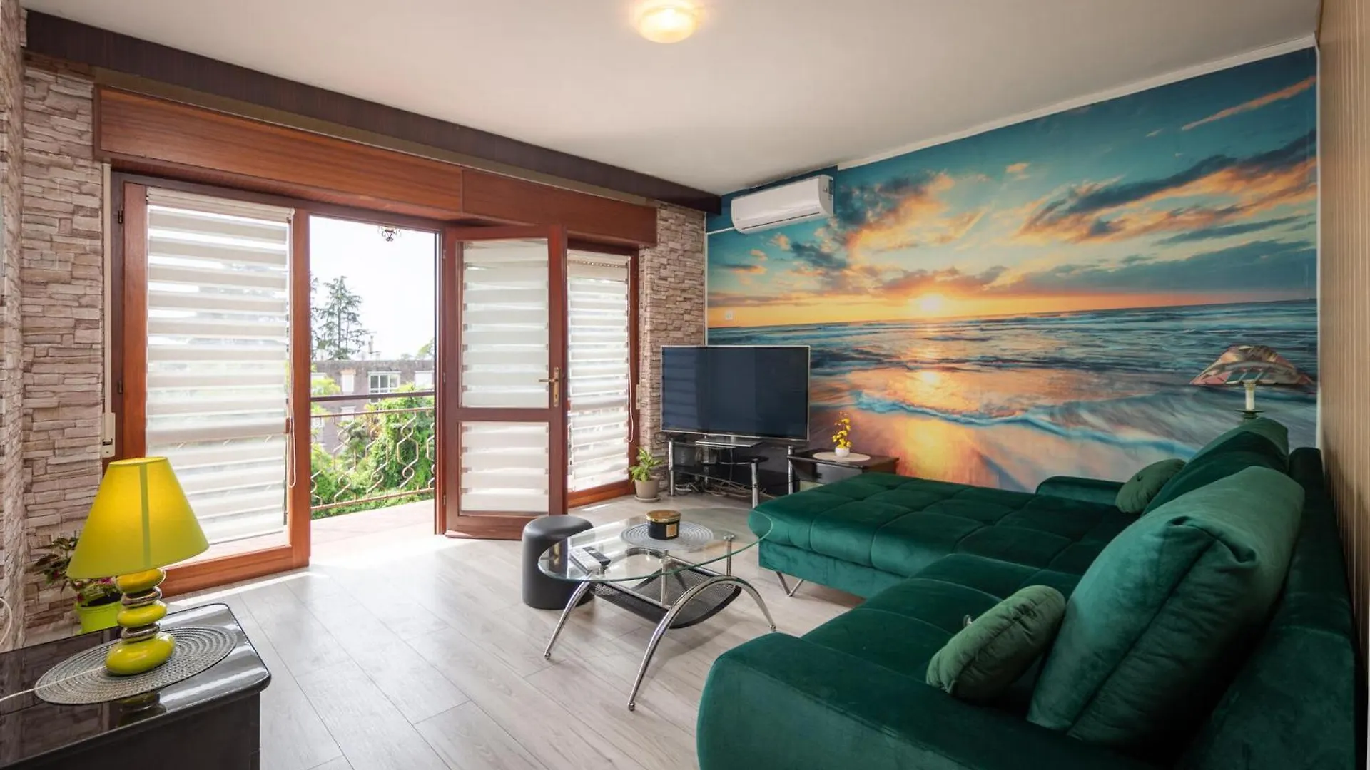 2 Bedroom Beautiful Apartment In Lovran